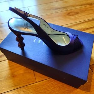 Stuart Weitzman purple geometric heels